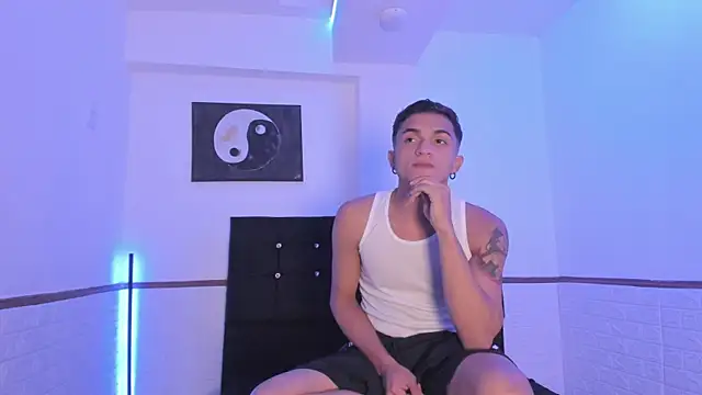 KendallRain online show from April 18, 12:25 am