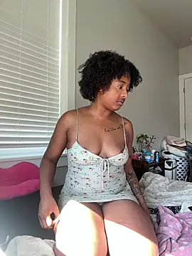 Snapshot of bbabbykimmie chatting on June 22, 11:35 pm bbabbykimmie online show from June 22, 11:35 pm