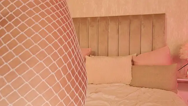 Liora Sol online show from March 26, 10:59 pm