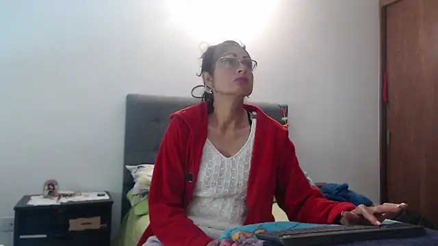Taniafirelux online show from March 23, 2:04 am