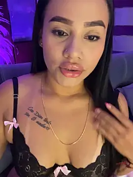 Snapshot of AlisonBeltran1 chatting on April 30, 5:03 am AlisonBeltran1 online show from April 30, 5:03 am
