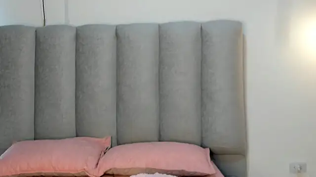 Snapshot of Valentina_lux1 chatting on May 20, 5:19 pm Valentina lux1 online show from May 20, 5:19 pm