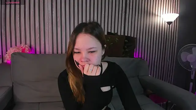 Lori Bllossom online show from April 7, 1:06 am