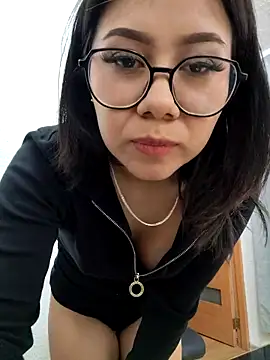 Snapshot of nanybb24 chatting on April 9, 6:19 am nanybb24 online show from April 9, 6:19 am