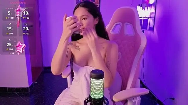 Oliviasims online show from March 25, 10:38 pm