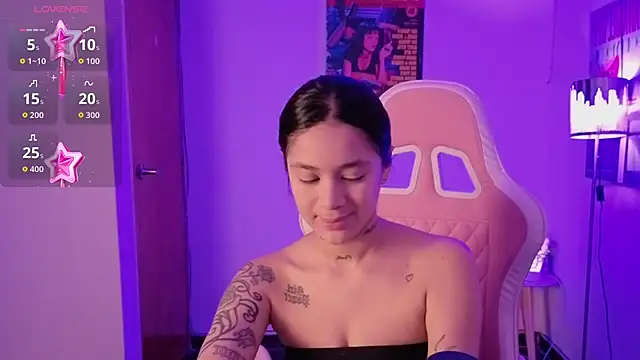 Oliviasims online show from April 3, 10:52 pm