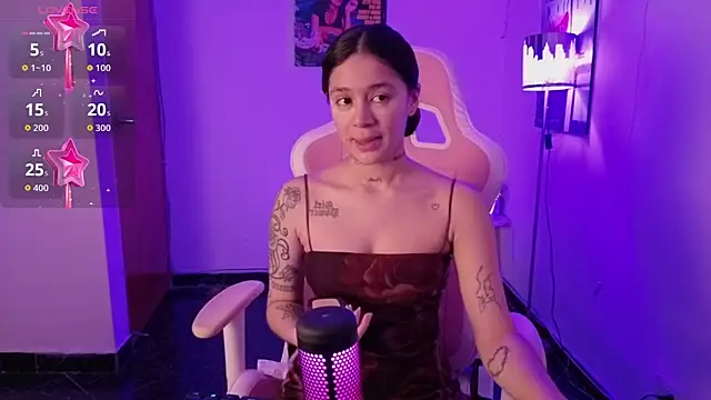 Oliviasims online show from April 5, 9:34 pm