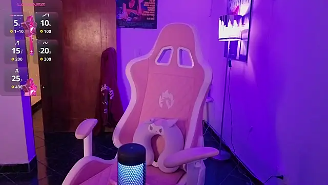 Oliviasims online show from April 6, 9:49 pm