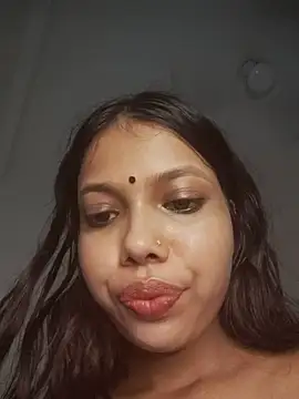 Snapshot of Candyy_crushh chatting on July 14, 2:05 am Candyy crushh online show from July 14, 2:05 am