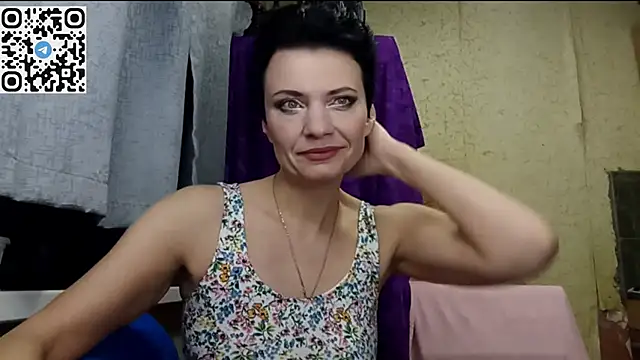 HotMamaQueen234 online show from March 21, 9:18 pm