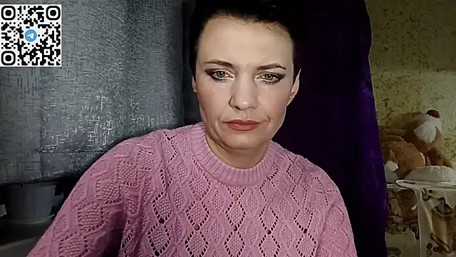 HotMamaQueen234 online show from April 7, 7:14 pm