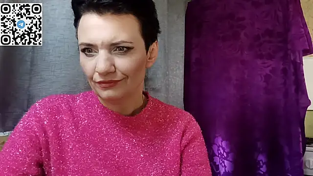 HotMamaQueen234 online show from April 15, 2:02 pm