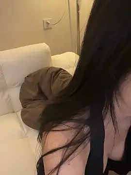 Xiaozuzongo1 online show from April 15, 7:58 pm