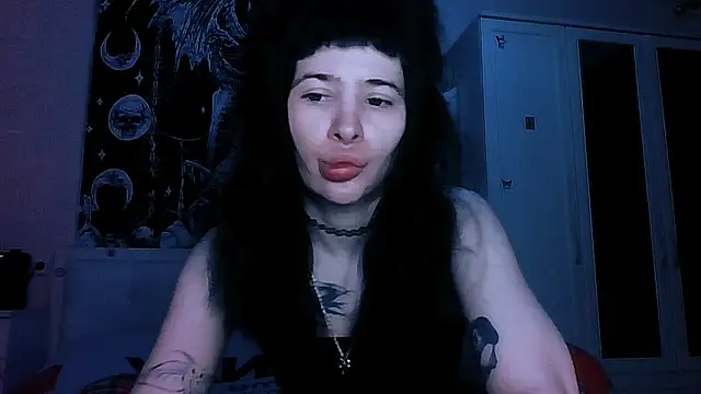 AllisonDeetz online show from April 14, 5:41 pm