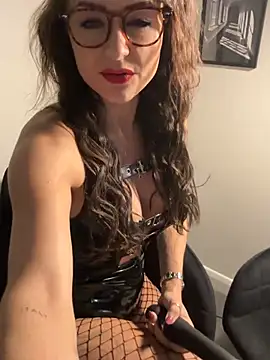 skarletthorne online show from April 4, 11:02 pm