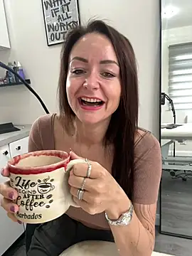 skarletthorne online show from April 8, 6:24 am