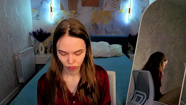 Sofa Vleifo online show from April 8, 1:05 am