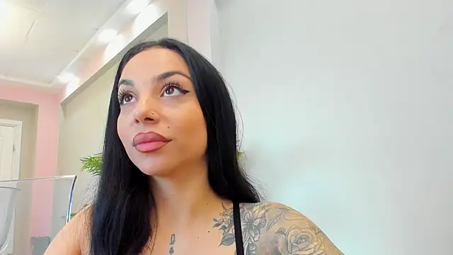 MissSiennaa online show from April 9, 5:40 am