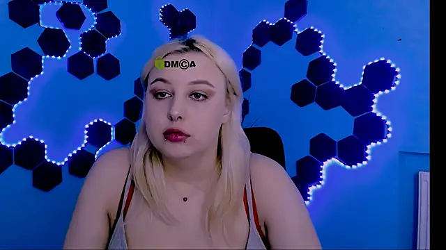 aria blaze  online show from April 4, 8:56 am