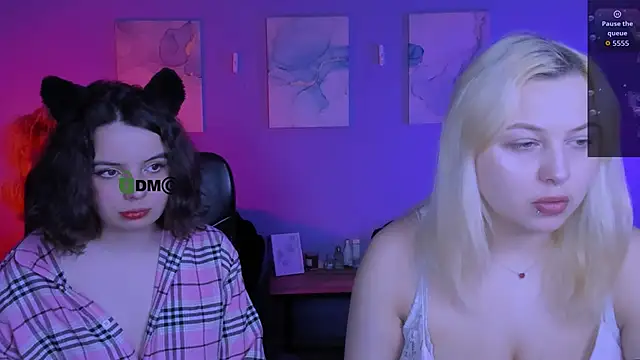 aria blaze  online show from April 17, 9:01 am