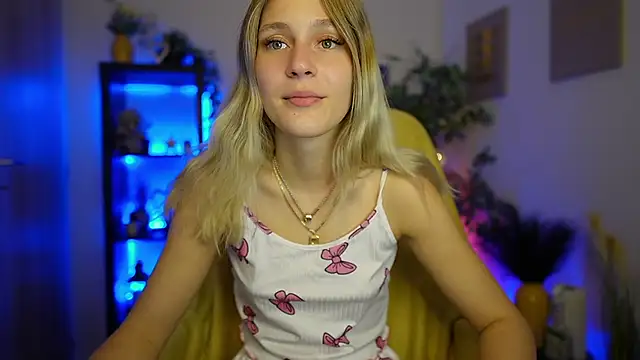 Luna Grace18 online show from April 8, 1:11 pm