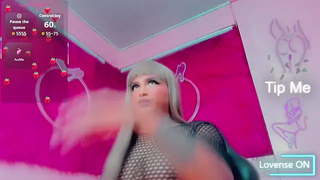 taylor  smith  online show from March 18, 11:35 am