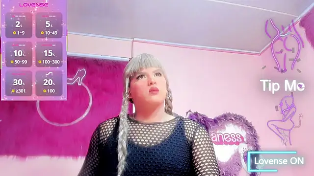 taylor  smith  online show from March 19, 11:25 am