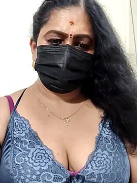 aishu mallu tamil online show from April 3, 9:02 pm