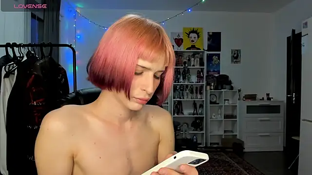 sweet peach    online show from April 15, 7:58 pm