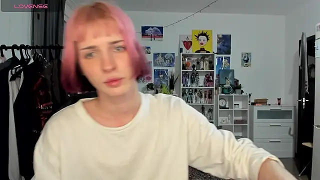 sweet peach    online show from April 17, 9:51 pm