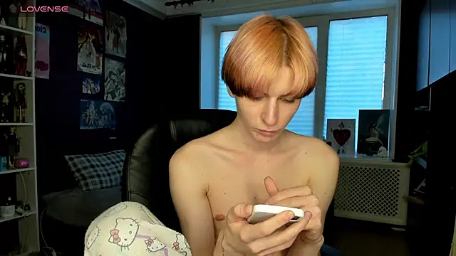 sweet peach    online show from June 1, 6:31 pm