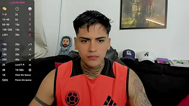 sweetlatinoboy online show from March 18, 10:18 am