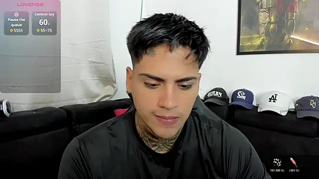 sweetlatinoboy online show from March 28, 12:05 pm