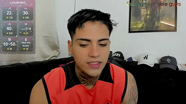 sweetlatinoboy online show from April 1, 11:33 am