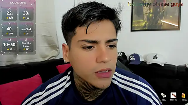 sweetlatinoboy online show from April 8, 10:26 am