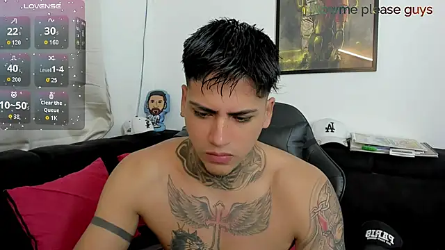 sweetlatinoboy online show from April 13, 10:43 am