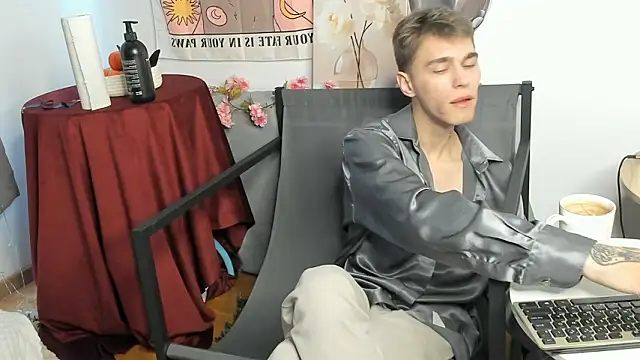 Shadow blink online show from March 27, 12:05 pm