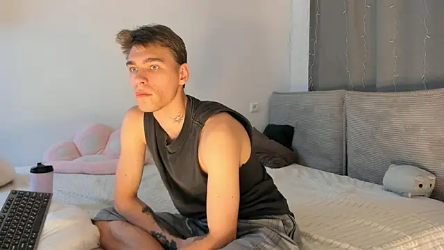 Shadow blink online show from April 6, 2:07 pm