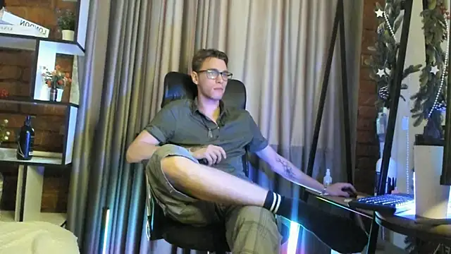 Shadow blink online show from April 17, 2:31 pm