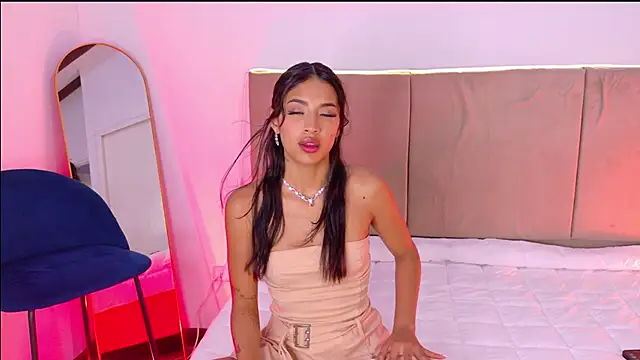 AriaCollin online show from April 14, 11:00 pm