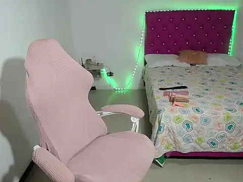 Pinkg Fox10 online show from March 30, 11:55 am