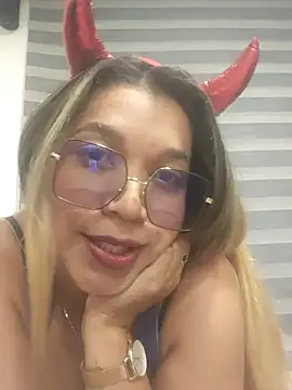 Melisa 14 online show from April 11, 1:32 am