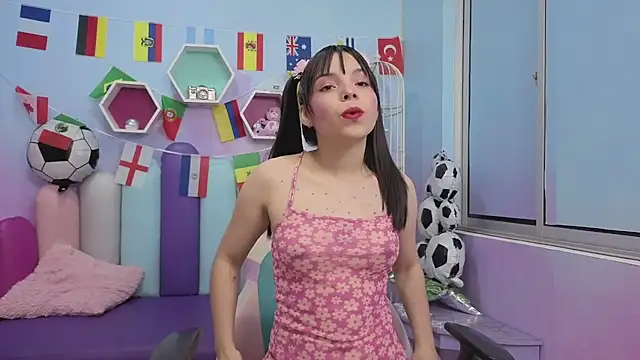 Isaa Skinny online show from July 3, 3:57 am