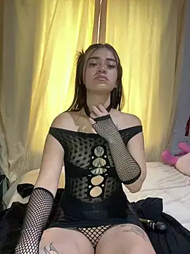Snapshot of chloe_evans0 chatting on July 12, 7:05 pm chloe evans0 online show from July 12, 7:05 pm