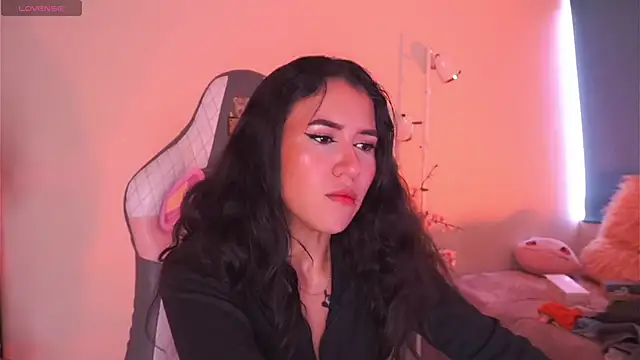 Megan Starling online show from April 7, 2:39 pm