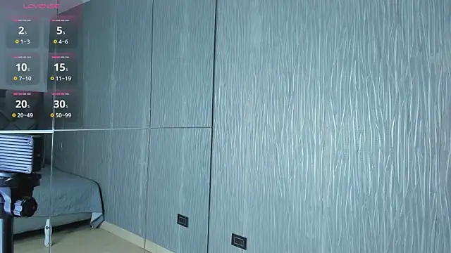 Aria Sims online show from April 8, 11:54 am