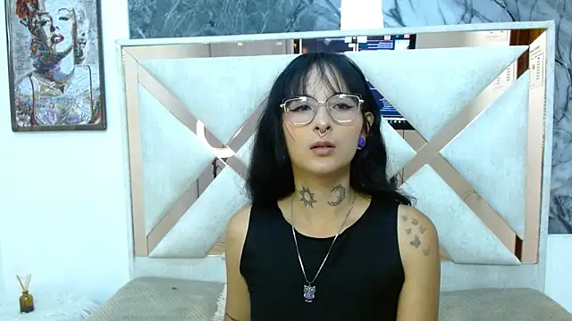 sophiesmithcs online show from April 12, 8:03 pm