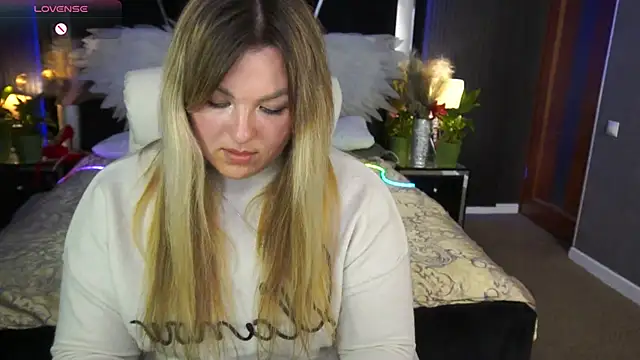 AlissyaGrayy online show from April 11, 1:15 pm