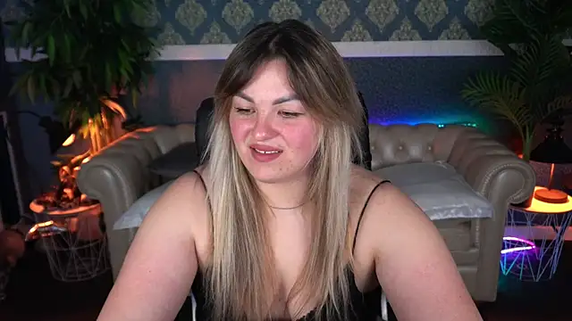 AlissyaGrayy online show from April 12, 12:43 pm