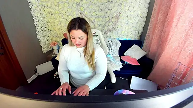 AlissyaGrayy online show from April 18, 12:53 pm